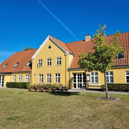 Hostal Danhostel *
