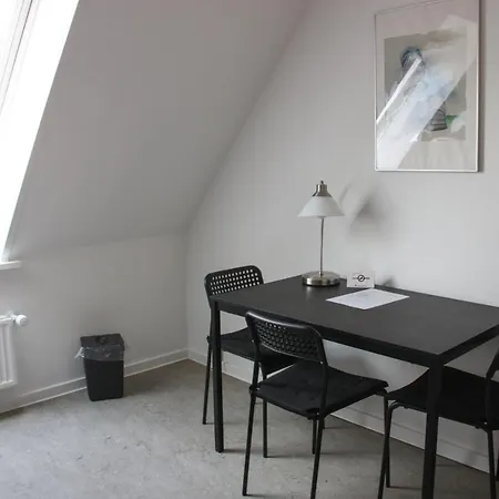 Danhostel Hostal *